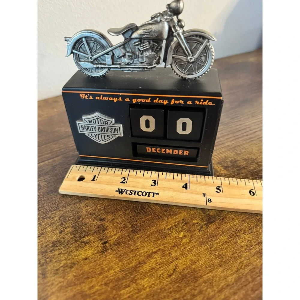 2014 Hallmark HARLEY DAVIDSON Perpetual Desk Calendar Motor Cycle READ DESCPTION
